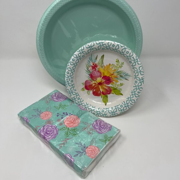 Martha Stewart Coordinating AquaPlates and Napkin Set - Picture 1 of 4